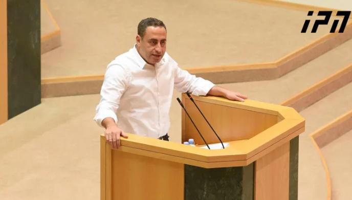 "რისი ამშენებლები ხართ, სამტრედიის ხიდი ვერ აგიშენებიათ, ბიჭო!" - ვაშაძე უმრავლესობას, ანაკლიის პორტზე