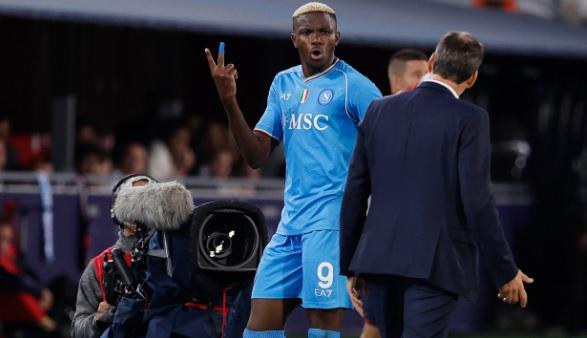 "ნაპოლისა" და ვიქტორ ოსიმენს შორის შავი კატა დარბის - ფეხბურთელი გუნდის წინააღმდეგ სასამართლოში ჩივილს აპირებს