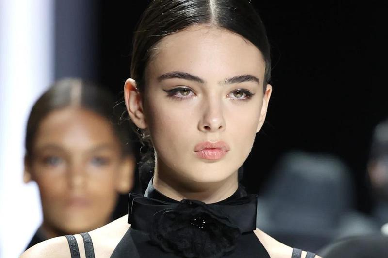 დევა კასელის მორიგი შთამბეჭდავი გამოჩენა Dolce & Gabbana-ს შოუზე - მონიკა ბელუჩის შვილის ახალი ფოტოები