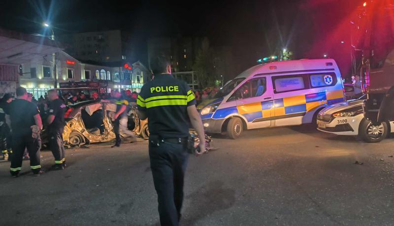 უმძიმესი ავარია ქუთაისში - დაღუპულია სამი ადამიანი