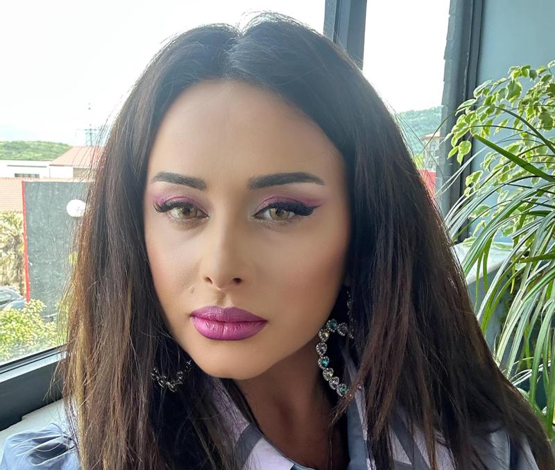 "საყვარელ ადამიანთან ერთად ვცხოვრობ, ისიც შოუბიზნესის წარმომადგენელია... ლიზასაც ძალიან უყვარს" - თამთა ჭელიძის ცხოვრება ახალი ფურცლიდან