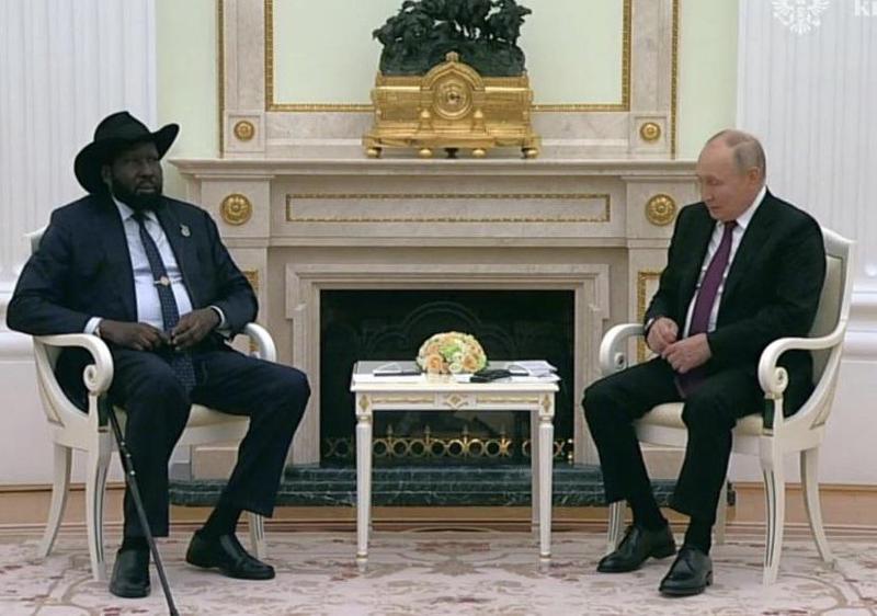 სამხრეთ სუდანის პრეზიდენტი კრემლში - სტუმარმა ამჯერად არ ჩაიფსა, მაგრამ პუტინს მაინც გაუჩინა თავსატეხი: ნახეთ ვიდეო და იხალისეთ