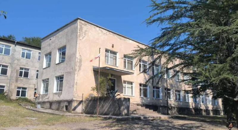 "10 დღის წინაც საქმის გასარჩევად წაიყვანეს მარიამი... გუშინ გაფითრებული შემოვიდა და მომცა ფურცელი, სადაც ე.წ. "ბრიტვა" იდო" - რას ჰყვება დედა, რომლის შვილს თანატოლები თვითდაზიანებისკენ უბიძგებენ