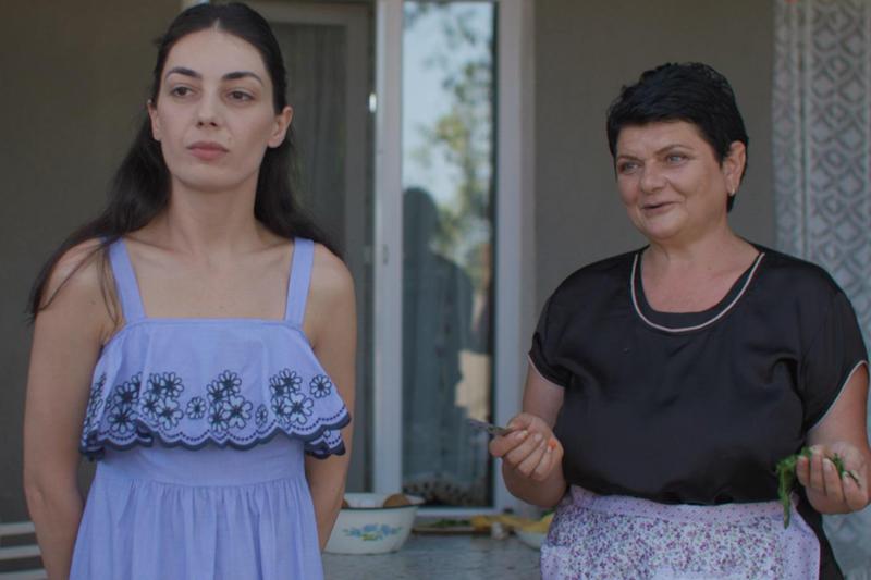 "მეუღლეს დიდი ხნის წინ დავშორდი... 6 წელი ევროპაში ვიყავი, იქიდან რომ დავბრუნდი, საჩხერეში წავედი" - როგორ ცხოვრობს რეალურად "ბიზნესმენის სიდედრი" ცნობილი სერიალიდან