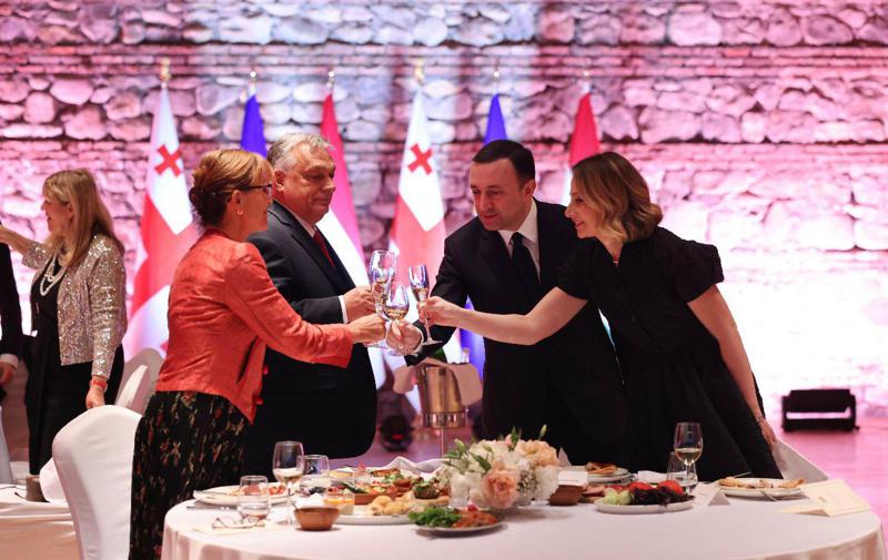 წვეულება კახეთში, უნგრეთის პრემიერის პატივსაცემად: ქართული ცეკვა-სიმღერა, ორბანის სადღეგრძელო და მაღალი რანგის სტუმრები - ფოტოები წინანდალიდან