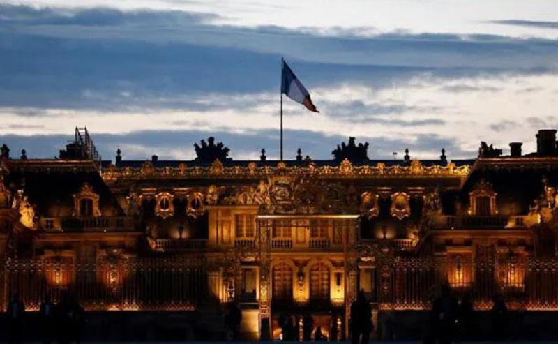 ვერსალის სასახლეში ბომბის საფრთხე დაფიქსირდა, მიმდინარეობს ევაკუაცია