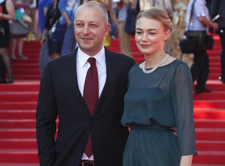 ქართველი დიპლომატი ყოფილ ცოლს, რუს მსახიობს, ნახევარ მილიონ დოლარს გადაუხდის - გელოვან-აკინშინას სკანდალური დავის დეტალები