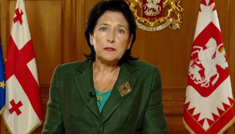 "მოხალისეები არიან ქართველი მეომრები, რომლებიც დღეს უკრაინაში იბრძვიან, ისინი ნებაყოფლობით, თავისი არჩევანით წარმოადგენენ იქ ქართულ ღირსებას" - პრეზიდენტი