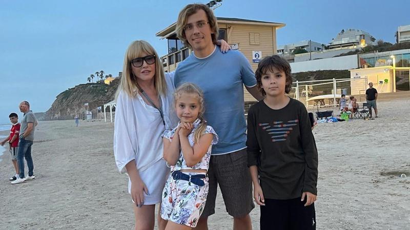 ალა პუგაჩოვამ ისრაელი შვილებთან ერთად დატოვა - სად გადაცხოვრდა მომღერალი ამჯერად?