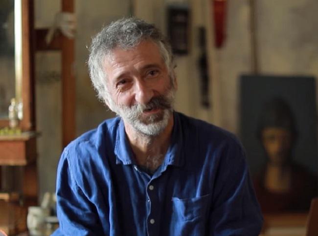 "90-იან წლებში, ოჯახთან ერთად თიანეთში გადავედი საცხოვრებლად. სახლი კეთილმოწყობილი არ იყო, ხელში ქაფჩა და ნიჩაბი დავიჭირე... მშენებლობას მივყავი ხელი" - ლევან ხარანაული ცხოვრებასა და შემოქმედებაზე