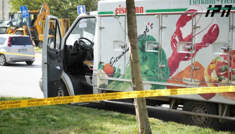 "დისტრიბუციის მანქანის მძღოლი გზის დათმობასთან დაკავშირებით წარმოშობილი კონფლიქტის ნიადაგზე დაჭრეს" - დიღომში მომხდარის დეტალები