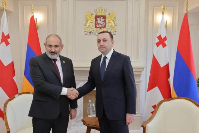 ირაკლი ღარიბაშვილი ნიკოლ ფაშინიანს შეხვდა