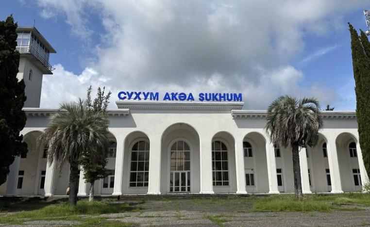 ვინ აღადგენს სოხუმის აეროპორტს - დე ფაქტო ეკონომიკის სამინისტროსთან შეთანხმება უკვე გაფორმდა