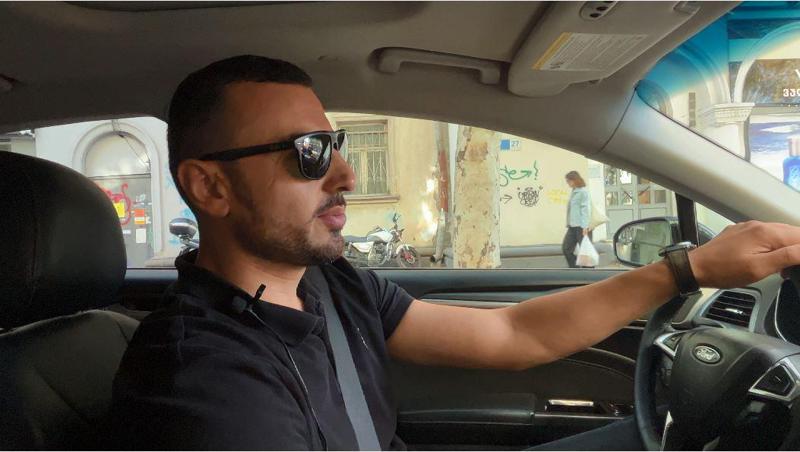 "ვცდილობ, მუსიკით გავაქარწყლო მგზავრების პრობლემები" - ვინ არის მომღერალი ტაქსის მძღოლი, რომლის ვიდეო სოციალურ ქსელში ვირუსულად გავრცელდა