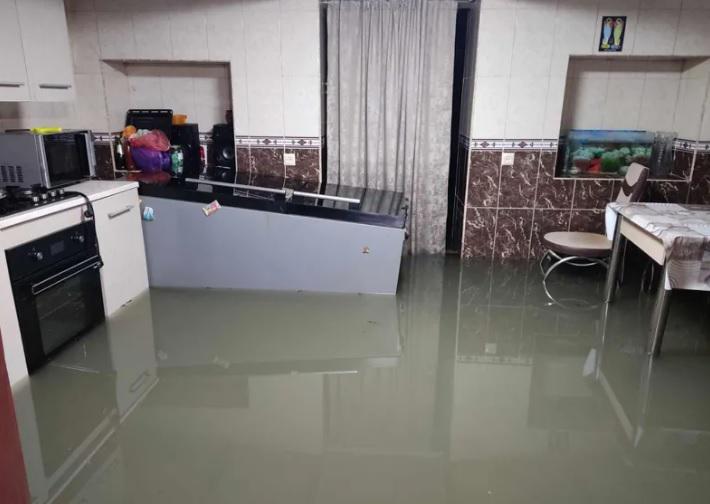 ქუთაისში ძლიერი წვიმის შედეგად ქუჩები და საცხოვრებელი სახლები დაიტბორა