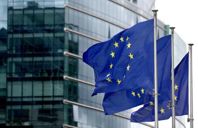 "ევროკომისია რეკომენდაციას გაუწევს საქართველოსთვის ოფიციალური კანდიდატის სტატუსის მინიჭებას" - The Guardian