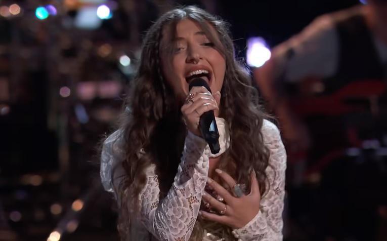 "მას რაც შეუძლია თავისი ხმით, ამ კონკურსში  ვერავინ შეძლებს" - ნინი ბრეგვაძემ  The Voice-ის "ნოკაუტის" ტურშიც გაიმარჯვა: მორიგი შთამბეჭდავი გამოსვლა და აღფრთოვანებული მწვრთნელები