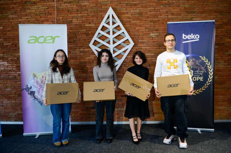 როცა ტექნოლოგიური პროგრესი ხვდება სოციალურ პასუხისმგებლობას - კომპანიები BEKO და Acer წარმატებული სტუდენტების მხარდასაჭერად გაერთიანდნენ