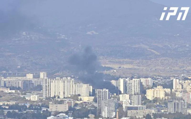 ხანძარი ქერჩის ქუჩაზე - რას აცხადებენ საგანგებო სიტუაციების სამსახურში?