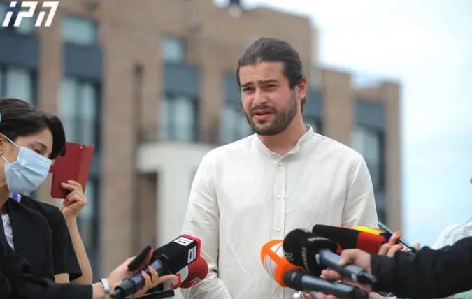 "ვარლამ გოლეთიანს არც წინააღმდეგობა გაუწევია პოლიციისთვის და არც აქციაზე არღვევდა საჯარო წესრიგს, უკანონოდ არის დაკავებული" - რას ამბობს ადვოკატი