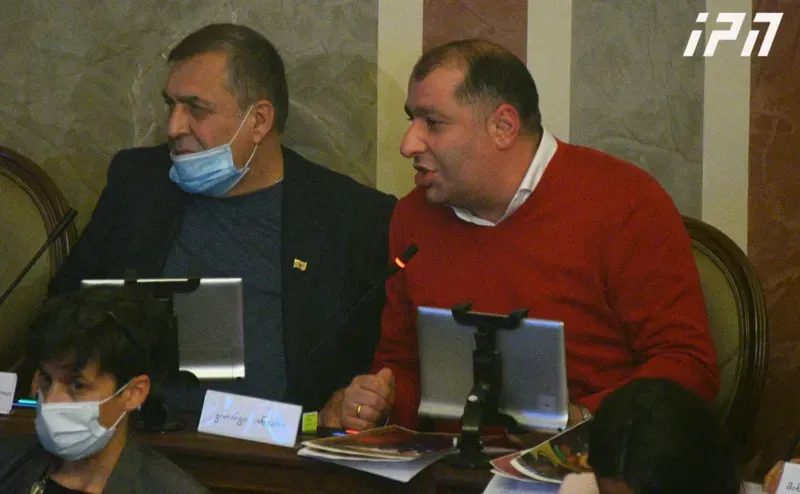 გიორგი ონიანი ინიციატივით გამოდის, თბილისში მცხოვრებ ვეტერანებს კომუნალური ხარჯები 5 თვის განმავლობაში 200 ლარის ოდენობით დაუსუბსიდირდეთ