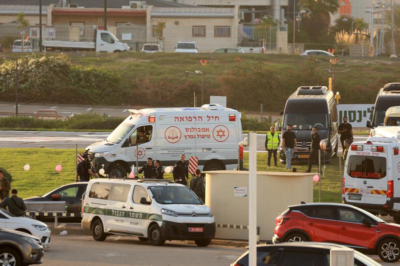 "ჰამასმა" ისრაელიდან გატაცებული მძევლების პირველი ჯგუფი გაათავისუფლა - მათ უკვე დატოვეს ღაზის ტერიტორია