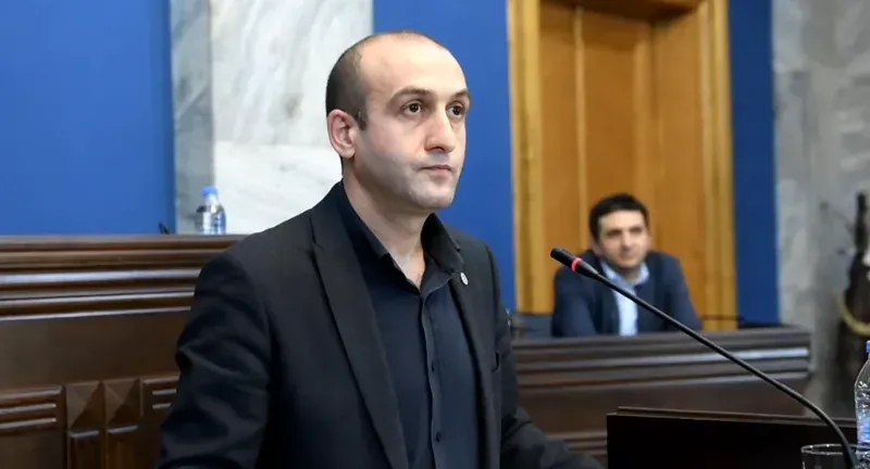 "თავს სამარცხვინოდ იხდით, დაგცინიან და იტანთ - ვერ გააუქმებთ „ბიბლიურ თავისუფლებას“ იმიტომ, რომ ღმერთი არ არის თქვენკენ" - იაგო ხვიჩია უმრავლესობას