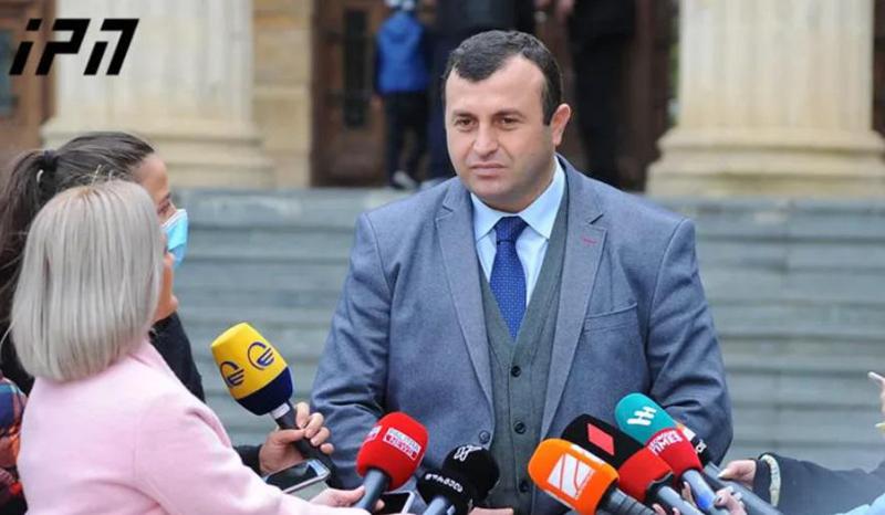 "ქალმა ვოსკანიანს ნაჯახი მოუქნია, ბრალდებული აუცილებელი მოგერიების ფარგლებში მოქმედებდა" - ადვოკატი წალკაში მომხდარი მკვლელობის საქმეზე