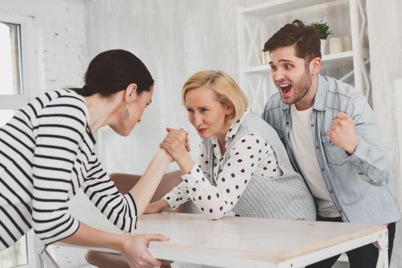 როგორ გავაუმჯობესოთ დამოკიდებულება დედამთილთან, თუ იგი ჰაერის სტიქიის წარმომადგენელია