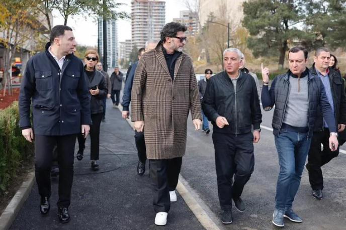 უნივერსიტეტის ქუჩის რეაბილიტაცია დასრულებულია -  ტრანსპორტის მოძრაობა ორმხრივად აღდგა