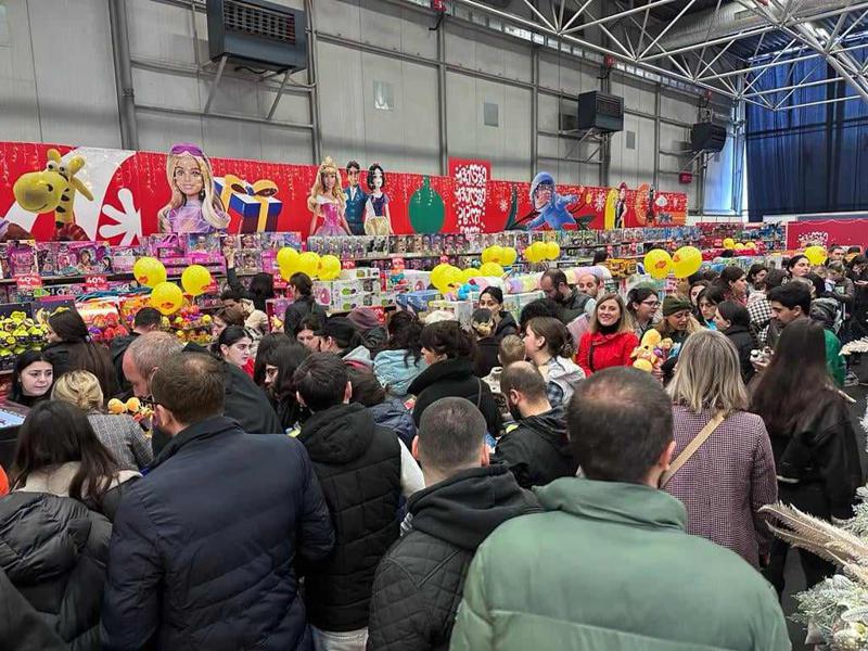 დატვირთულობიდან გამომდინარე "ბიბლუსის საახალწლო ფესტივალის" სამუშაო დრო 22:00 საათამდე გახანგრძლივდა