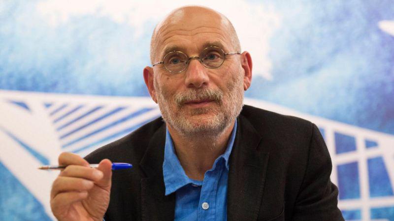 რუსეთმა მწერალი, წარმოშობით ქართველი, ბორის აკუნინი ტერორისტებისა და ექსტრემისტების სიაში შეიყვანა - "რუსეთში ღამე უფრო და უფრო გაშავდება"