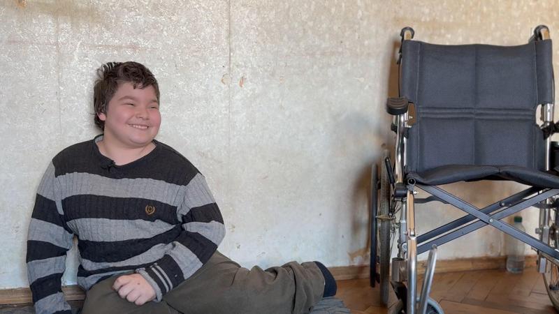 "ტკბილეული და საჭმელი მინდა მქონდეს ახალ წელს, მეტს ვერაფერს ვიტყვი, მერიდება" - 12 წლის ნიკოლოზის სურვილი და მარტოხელა დედა, რომელიც 4 შვილს, მათ შორის ტყუპ შშმ ბავშვს ზრდის