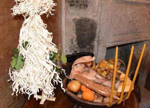 "ღორის ხორცით აცხობდნენ ჯვარსახიანს, რომელიც მხოლოდ ქალებზე ნაწილდებოდა..." - საუკუნის წინანდელი ამბები, რომლებიც არ იცოდით: როგორ ხვდებოდნენ ახალი წლის ღამეს ამა თუ იმ კუთხეში