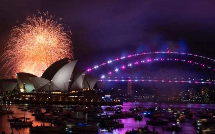 ახალი, 2024 წლის დადგომა რამდენიმე ქვეყანაში უკვე იზეიმეს