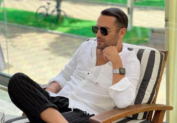 "თითქმის ყველა "ლაივზე" გამაყუჩებლის მიღება მჭირდება" - რას ჰყვება დათუნა მგელაძე ცხოვრების მთავარ ამბავსა და სირთულეებზე