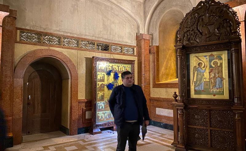 სამების ტაძარში, სტალინის გამოსახულებიან ხატზე საღებავის შესხმის ფაქტზე გამოძიება ვანდალიზმის მუხლით დაიწყო