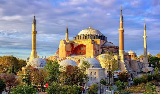 დღეიდან უცხოელებისთვის აია-სოფიაში შესვლა ფასიანი გახდა - რა დაგიჯდებათ მისი მონახულება?