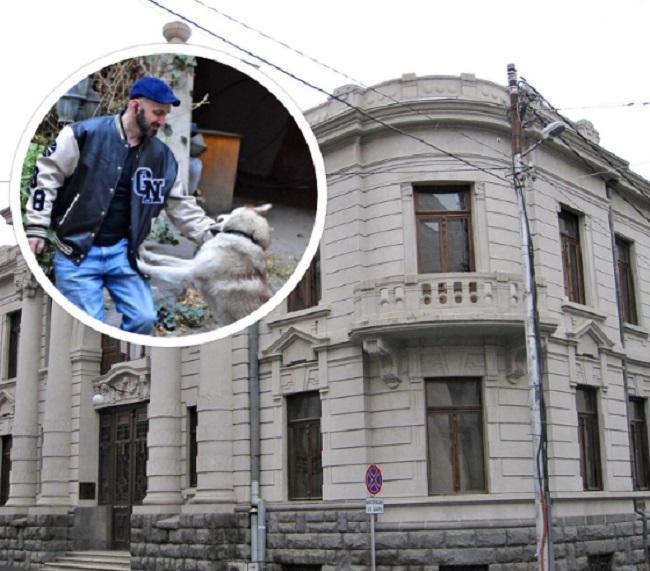 "მივდივარ ამაყი და თავაწეული..." - გიორგი კეკელიძე ეროვნულ ბიბლიოთეკას დაემშვიდობა: რას წერს მწერალი?