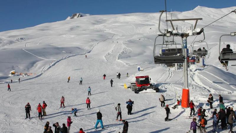 "აფრიკიდანაც კი ჩამოვიდნენ წელს ტურისტები... ისეთი ქვეყნებიდანაც ჩამოდიან, საიდანაც აქამდე არ ყოფილან" - რა ვითარებაა გუდაურის სასტუმროებში