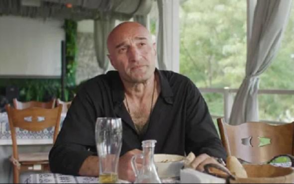 "სხვა თუ ბილწსიტყვაობს, ვცდილობ გავაჩერო...  დედა ამბობდა, ამდენი ცუდი სიტყვა რა საშინელებაა, ვაი, სირცხვილოო.." - ვინ არის "გაჩა ზვერაძე" რეალურად და როგორია მისი ცხოვრება ეკრანს მიღმა