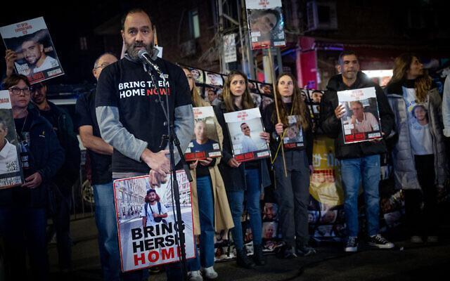 ისრაელის პარლამენტში მძევლების ნათესავები შეიჭრნენ - "თქვენ აქ მშვიდად ვერ ისხდებით, ვიდრე ისინი იქ კვდებიან“