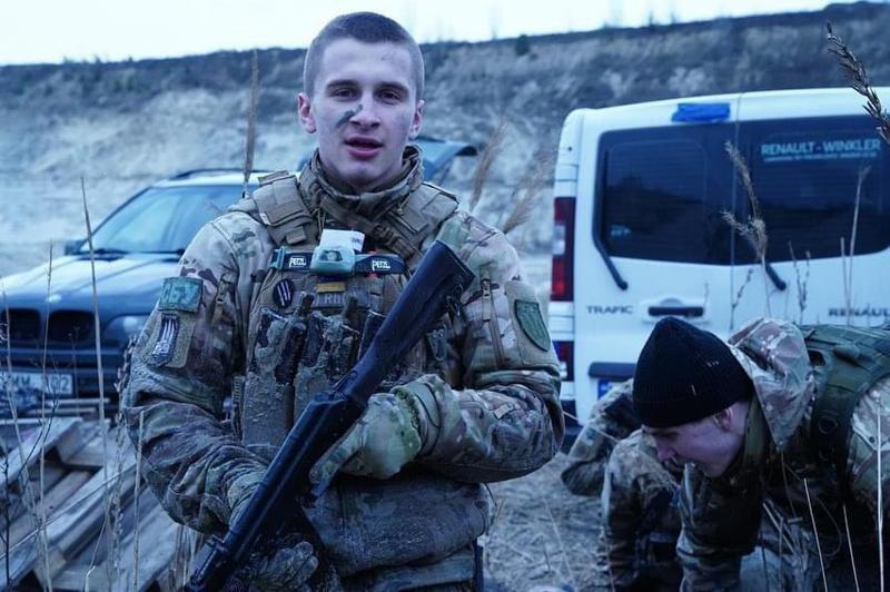 "არ გვაქვს საკმარისი საბრძოლო მასალა. გვჭირდება მეტი იარაღი. თუ მოვკვდი, ჩემი პირმშო განაგრძობს ჩემს ბრძოლას..." - ინტერვიუ 20 წლის უკრაინელ მებრძოლთან