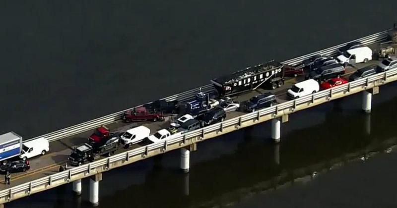 მასშტაბური ავარია აშშ-ში - ერთმანეთს 43 მანქანა დაეჯახა: შემთხვევის შედეგად 13 ადამიანი დაშავდა