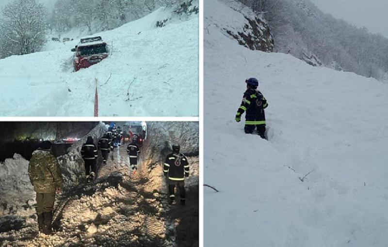 მაშველებმა სოფელ როშკასთან, თოვლში ჩარჩენილი 90-მდე მოქალაქე გამოიყვანეს - რა კადრებს ავრცელებს საგანგებო სიტუაციების სამსახური