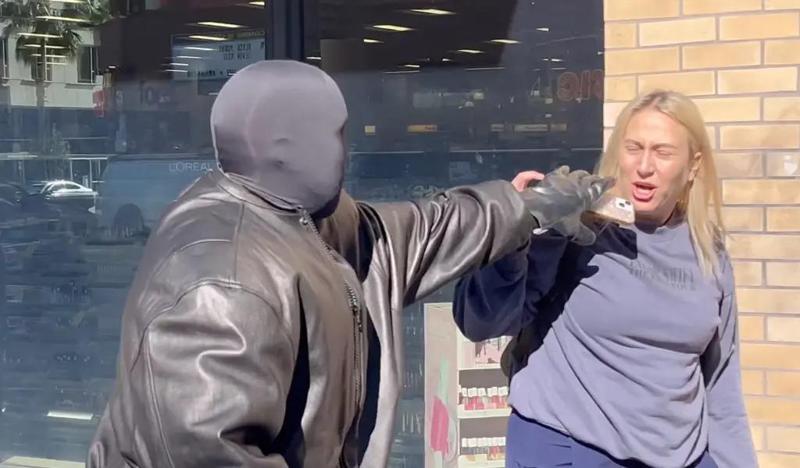 "მე ლეგენდა ვარ... უფლება არ გაქვთ ასეთი სულელური კითხვები დამისვათ... " - ქანიე უესტისა და პაპარაცის დაპირისპირება (ფოტოები)