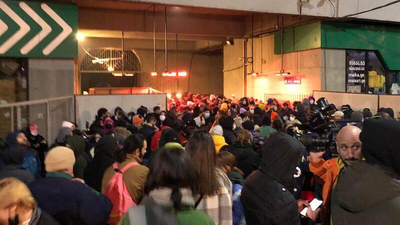 კლუბი "ბასიანი" 19 წლის გოგონას გარდაცვალების თაობაზე განცხადებას ავრცელებს - "ცილს გვწამებენ ადამიანების სიცოცხლის ხელყოფაში..."