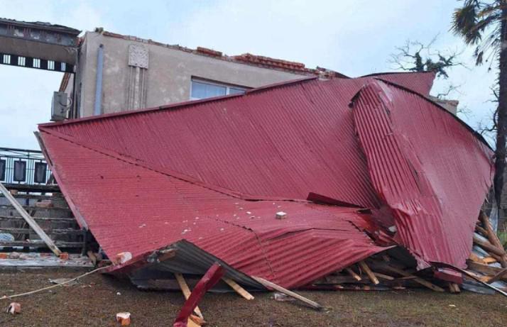 წყალდიდობა, დატბორილი სახლები და ელექტროენერგიის გარეშე დარჩენილი სოფლები - როგორია ვითარება სამეგრელო-ზემო სვანეთის რეგიონში
