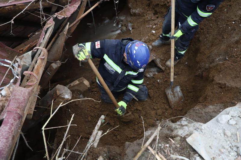 "ბავშვების დედა იტალიაშია, ყველა შოკირებული ვართ... მათი სახლის სახურავი მდინარის მეორე ნაპირზე გდია..." - რას ჰყვება სოფელ ნერგეეთის სკოლის პედაგოგი?