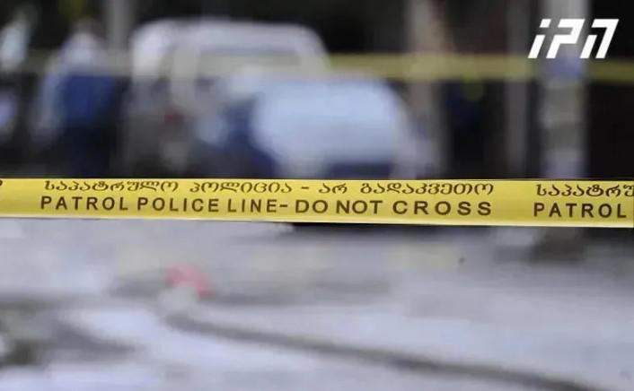 "სამსახურის მანქანას ელოდებოდნენ, რა დროსაც მსუბუქი ავტომობილი დაეჯახათ" - ბათუმში, ავტოსაგზაო შემთხვევის შედეგად დაშავებული ქვეითი კლინიკაში გარდაიცვალა